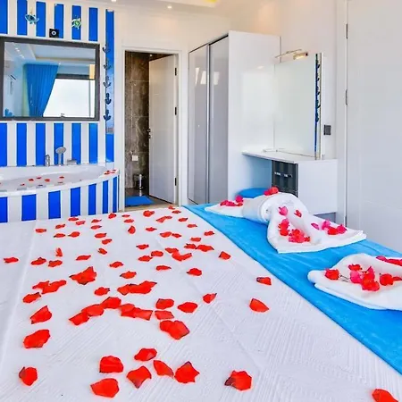 Deep Blue Villa *